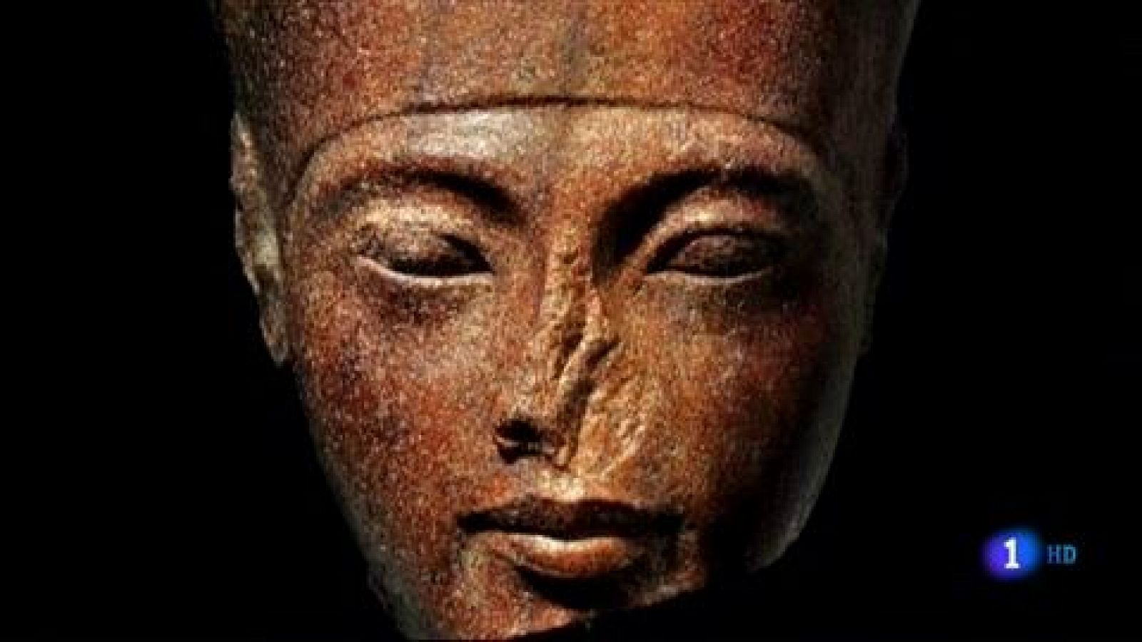 Telediario 1: Polémica subasta de una escultura de Tutankamon, datada hace más de 3.000 años | RTVE Play