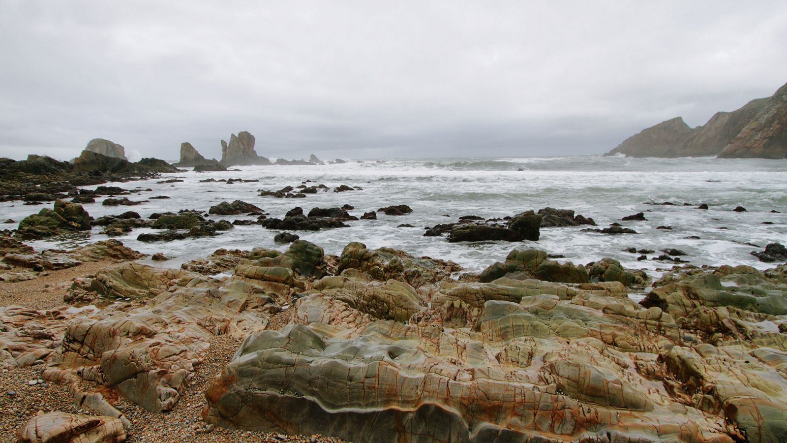 El tiempo: Temperaturas altas en el nordeste y tormentas en Asturias y Galicia | RTVE Play