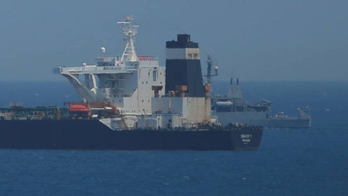 Telediario 1 - Gibraltar intercepta un superpetrolero iraní por llevar crudo a Siria en contra de las sanciones europeas