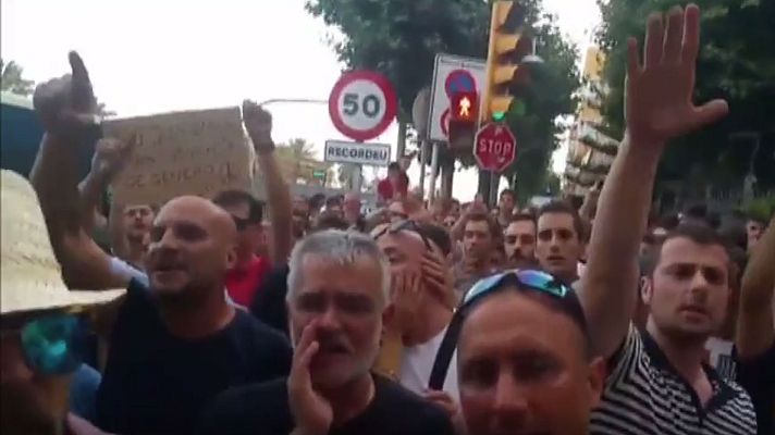 Informativo 24h - Un detenido y cuatro heridos en un ataque al centro de menores de El Masnou, en Barcelona