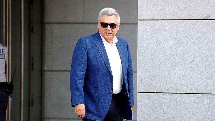 Telediario 1 - Una fianza de 300.000 euros al exjefe de Seguridad del BBVA