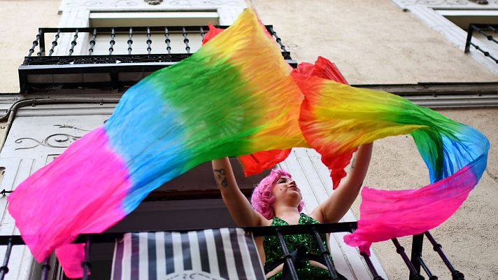 Telediario 1 - La manifestación del Orgullo recorrerá este sábado el centro de Madrid y rendirá homenaje a los mayores LGTBIQ