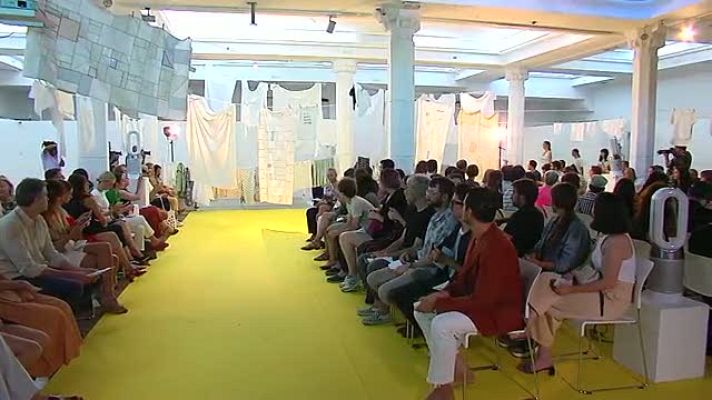  - Moisés Nieto crea un espectáculo de reciclaje y moda