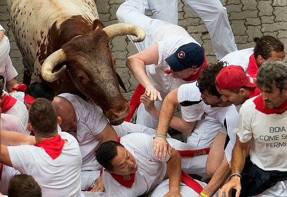 Mejores imágenes del primer encierro de San Fermín 2019 