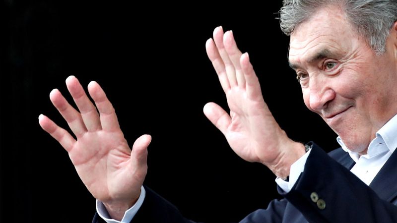 El año que se cumplen 50 años de su primera victoria en el Tour de Francia, 'El Caníbal' confiesa lo que para él significa el maillot centenario de la ronda gala.