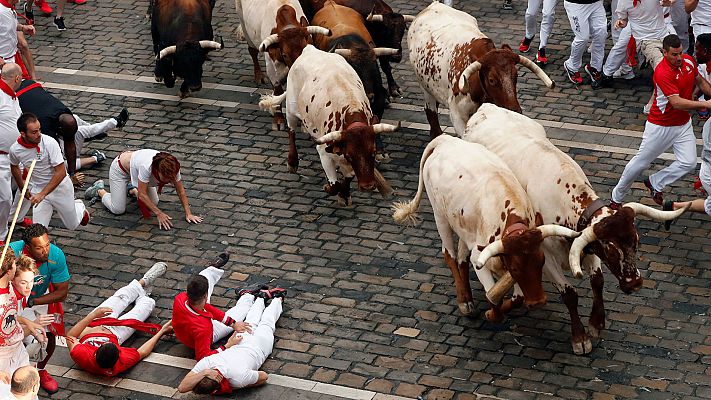 San Fermín - Segundo encierro: limpio y veloz de los Cebada Gago
