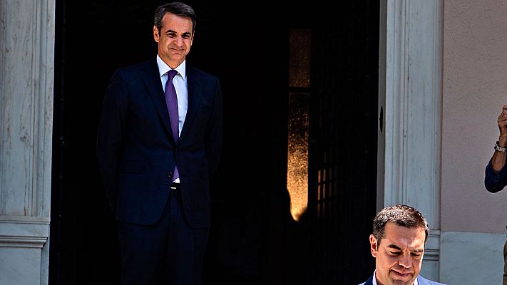 Telediario 1 - Kyriakos Mitsotakis releva a Alexis Tsipras al frente del Gobierno de Grecia