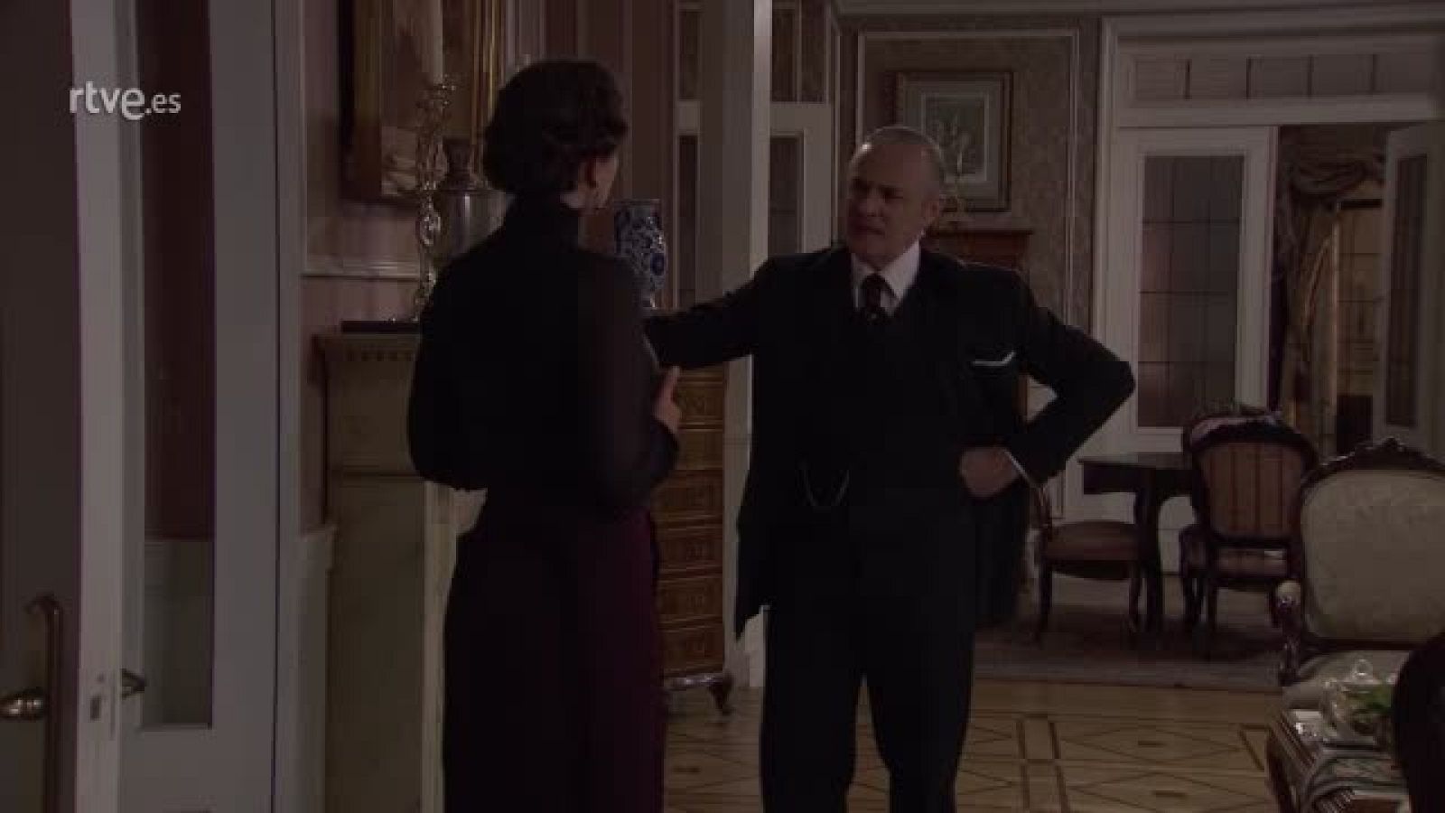 Acacias 38 - Alfredo pega a Genoveva | Ver