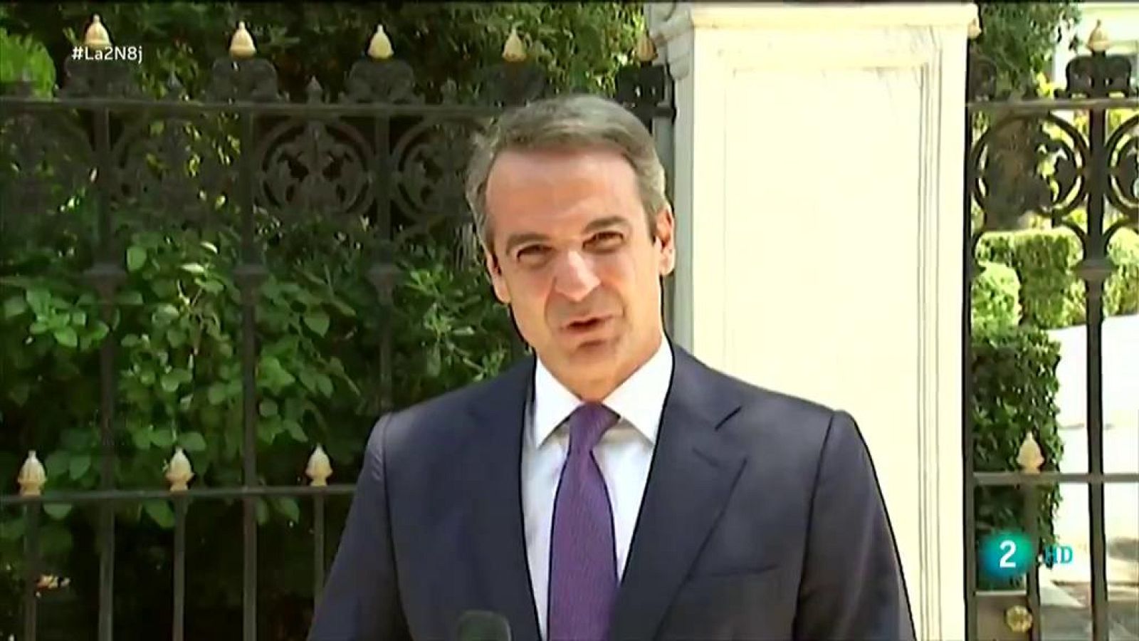 La 2 Noticias: Grecia vuelve  a la política tradicional | RTVE Play