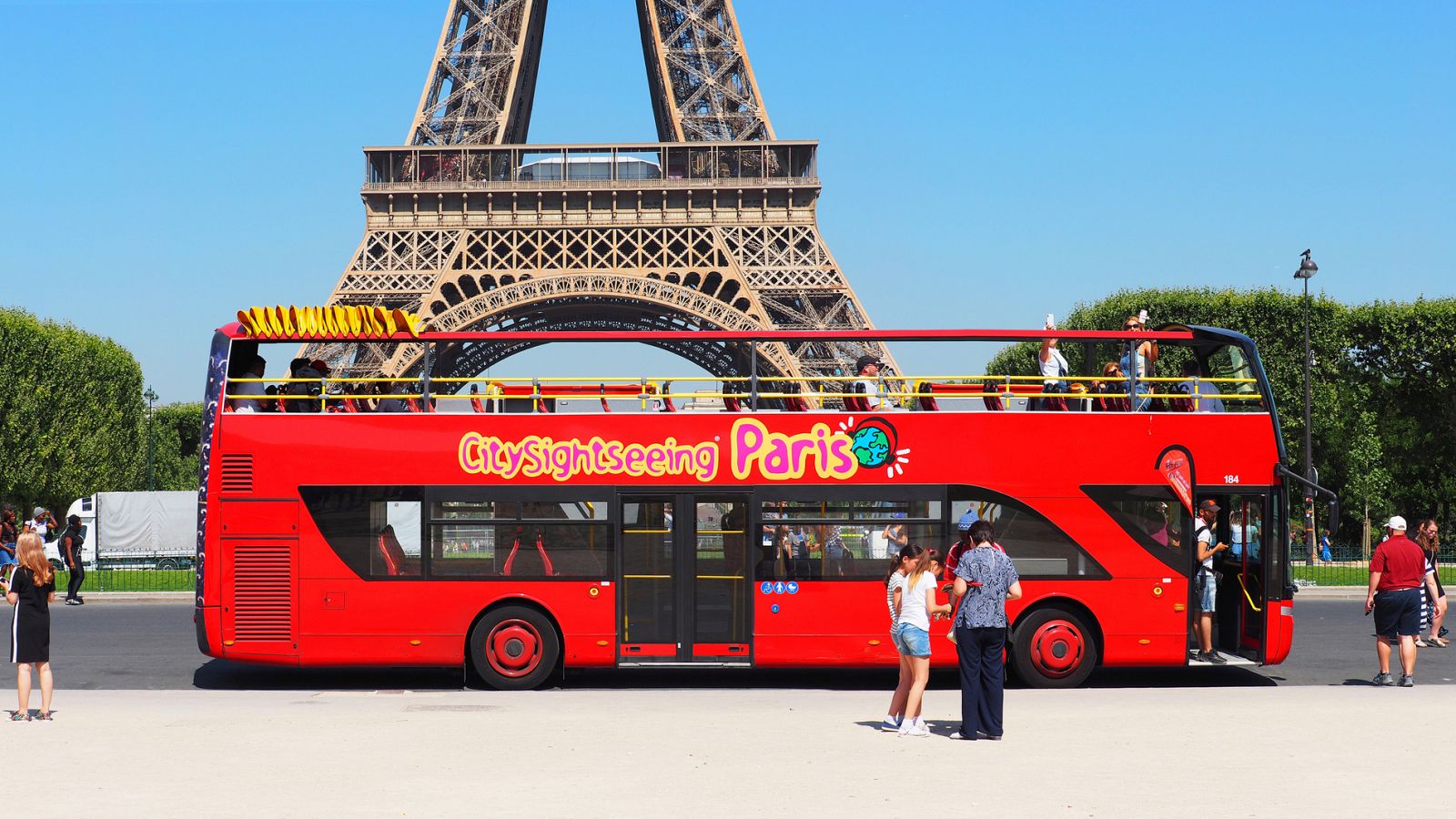 París quiere librarse de los autobuses turísticos
