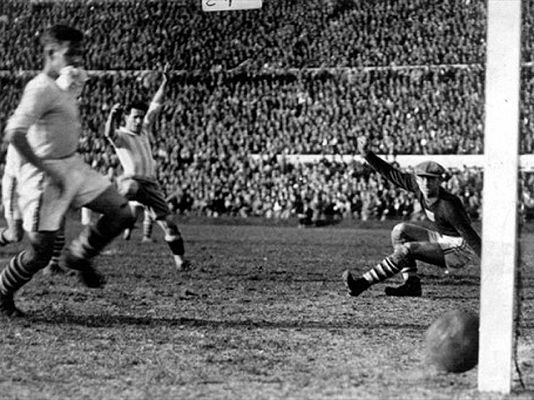 Deportes en el Archivo de RTVE - ¿Mono de España-Brasil?