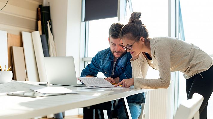 Telediario 1 - Cuatro de cada diez autónomos se irá de vacaciones