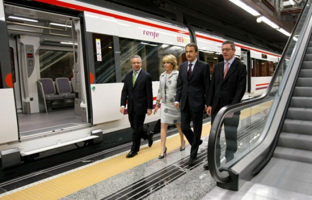  - Inauguran la estación de Sol