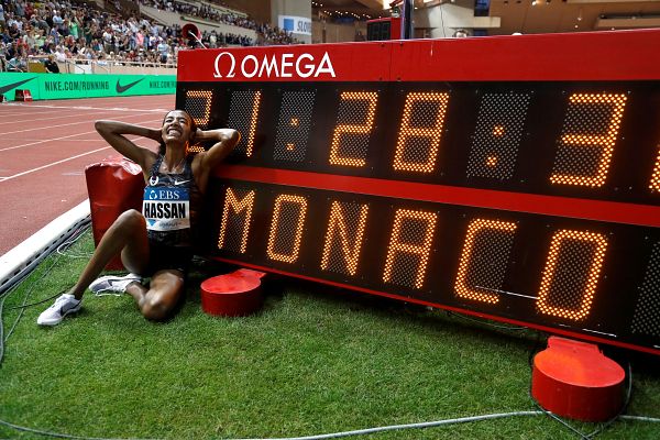 Telediario 1 - Hassan se consagra como la "reina" del medio fondo con un nuevo récord milla