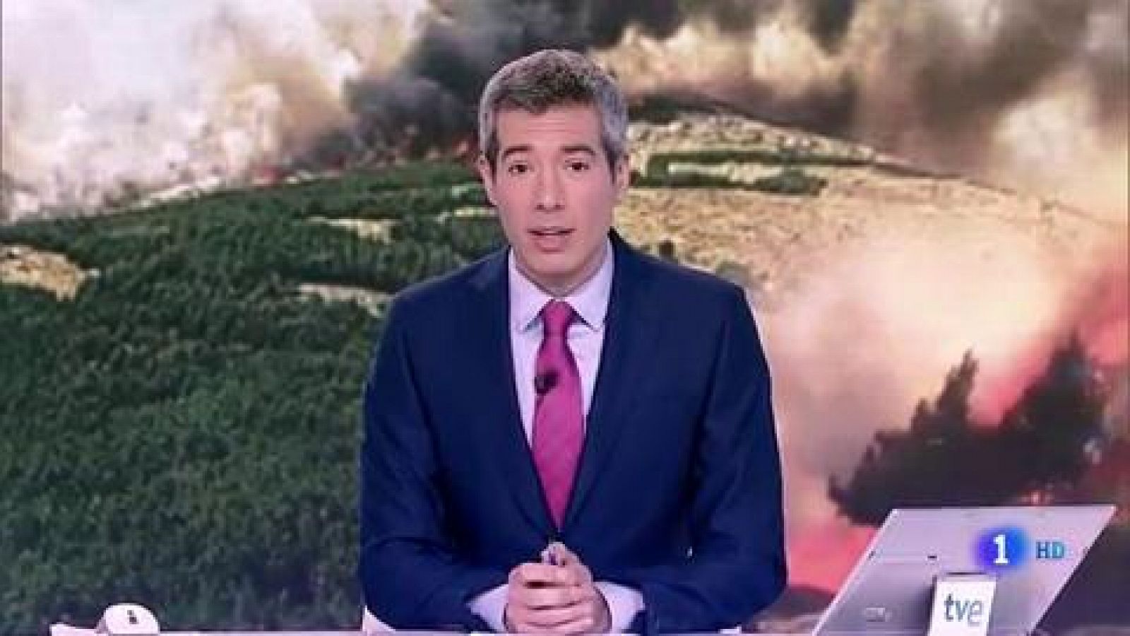 Un incendio en Terque (Almería) arrasa 1.6000 hectáreas y avanza sin control 