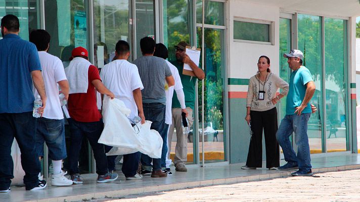 Miles de personas protestan en Estados Unidos por las redadas contra los inmigrantes