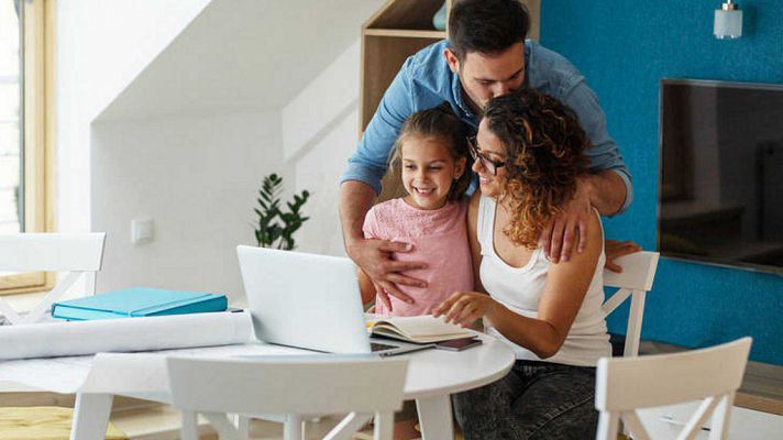 Telediario 1 - La riqueza de las familias crece un 4% en 2019