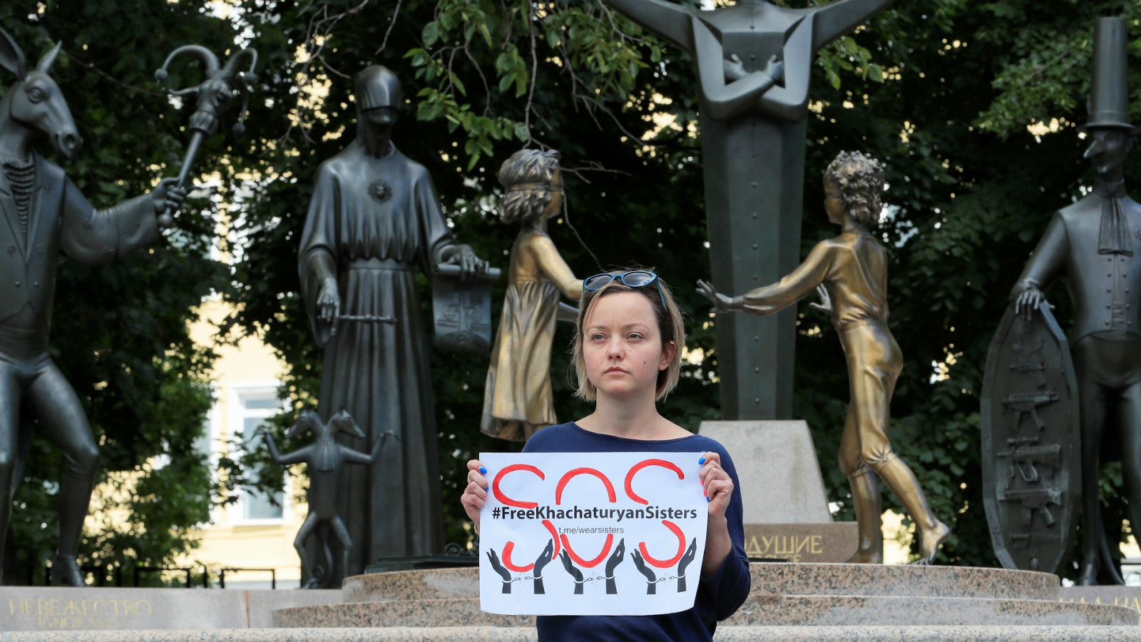 Rusia: Juzgan a tres hermanas por matar a su padre tras años de abusos - RTVE.es