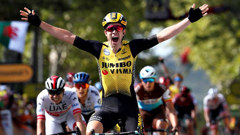 El belga Wout Van Aert logró este lunes la victoria en la décima etapa del Tour de Francia, carrera que disputa por primera vez, en un sprint de un pequeño grupo en una jornada marcada por los abanicos.