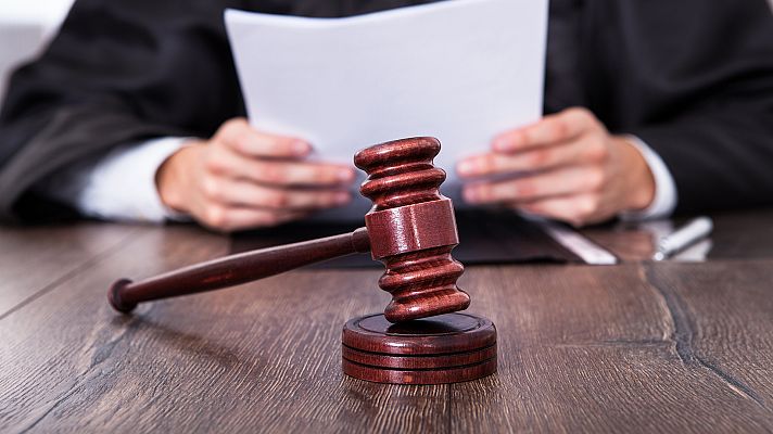 Telediario 1 - #YoSoyBorja, la campaña de Vox para pedir el indulto del joven que mató a un ladrón al ayudar a una mujer