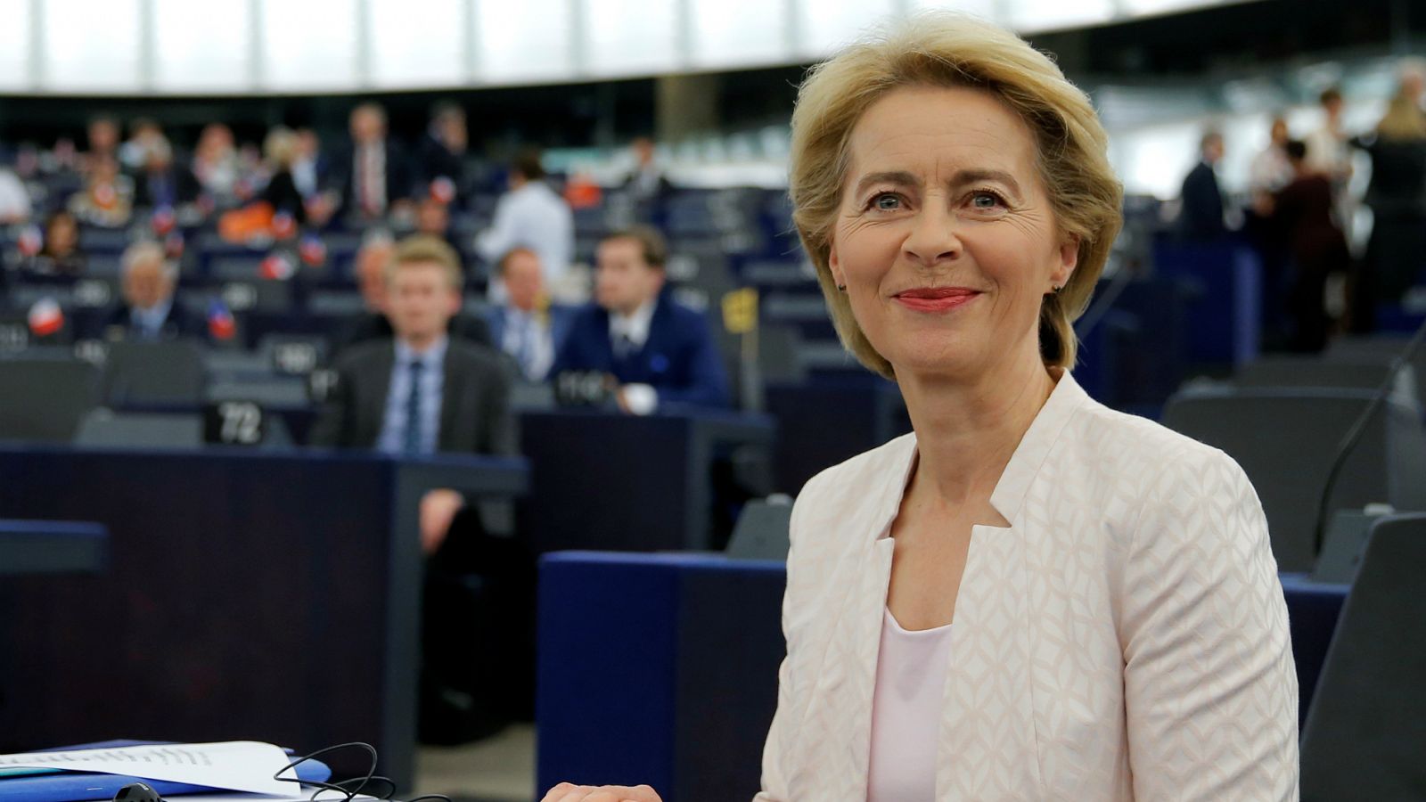 Comisión Europea | Ursula von der Leyen promete medidas sociales y medioambientales para convencer al Parlamento Europeo - RTVE.es