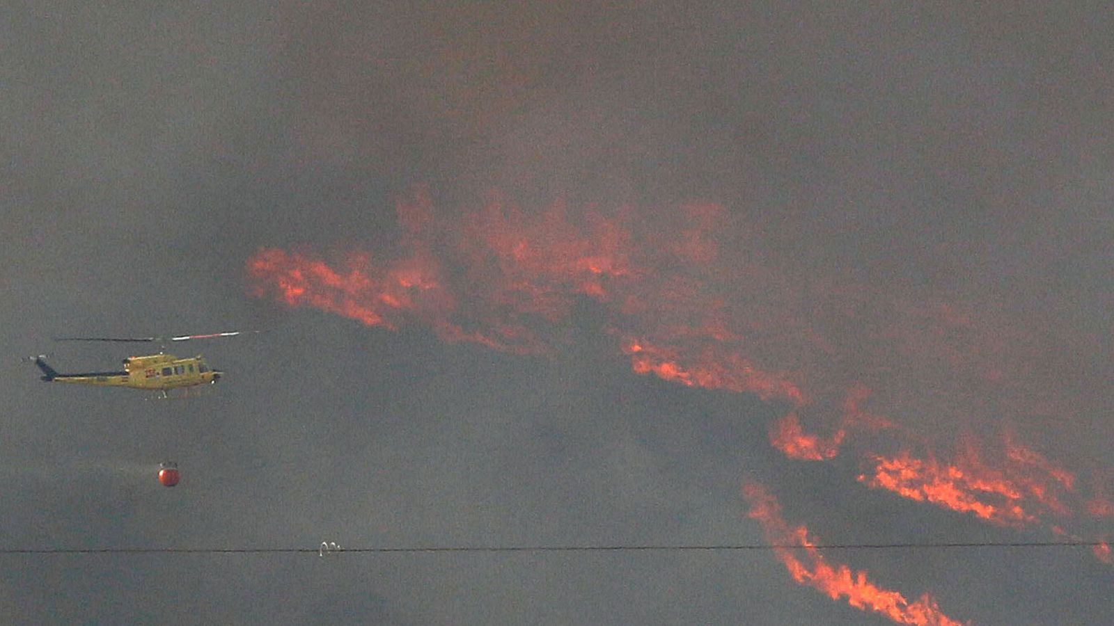 Estabilizado el incendio de Beneixama, Alicante tras quemar 900 hectáreas de masa forestal y cultivo de olivos