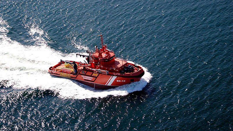 Rescatadas 219 personas y el cadáver de una mujer de tres pateras en el mar de Alborán