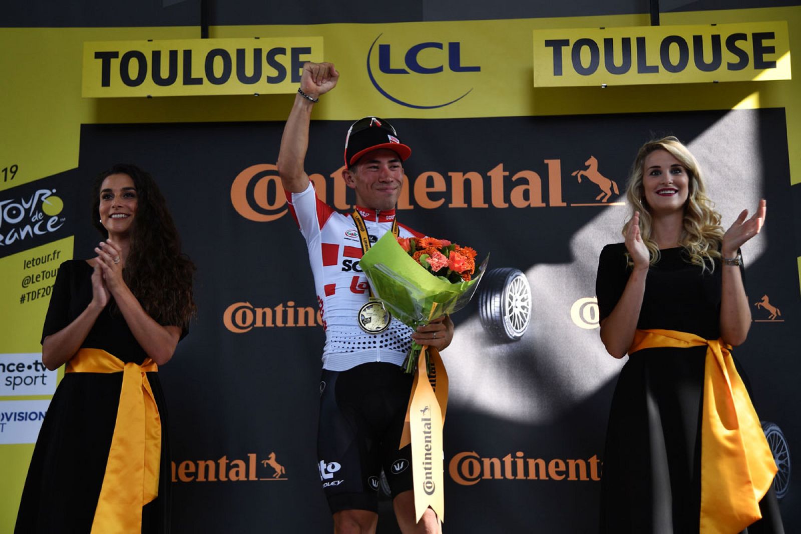 Tour 2019: Ewan bate a Groenewegen sobre la línea de meta