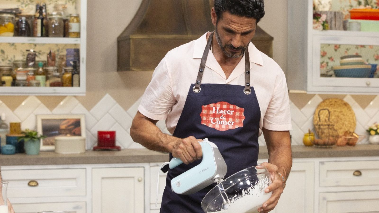 Hacer de comer - Corvina al estilo de mamá y tarta de chocolate - ver ahora