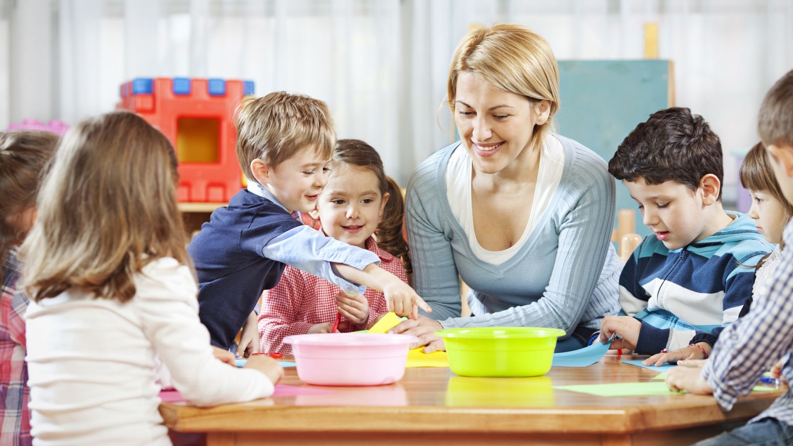 Madres de día, adaptan su hogar para atender a niños menores de 3 años