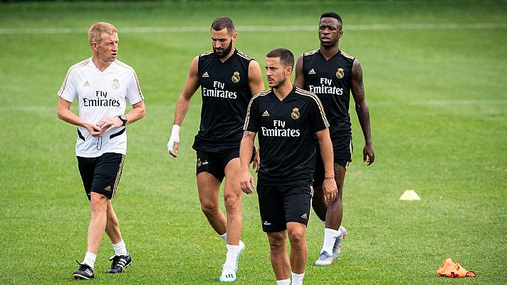 Telediario 1 - Los equipos ultiman los fichajes y arrancan los partidos de verano