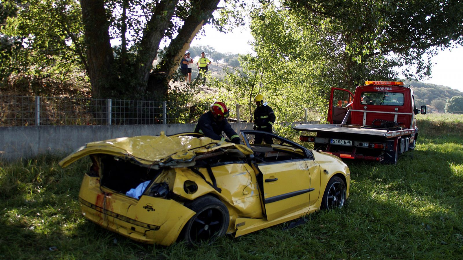 Mueren cuatro jóvenes y otros dos resultan heridos graves en un accidente en Galisancho, Salamanca - Ver ahora