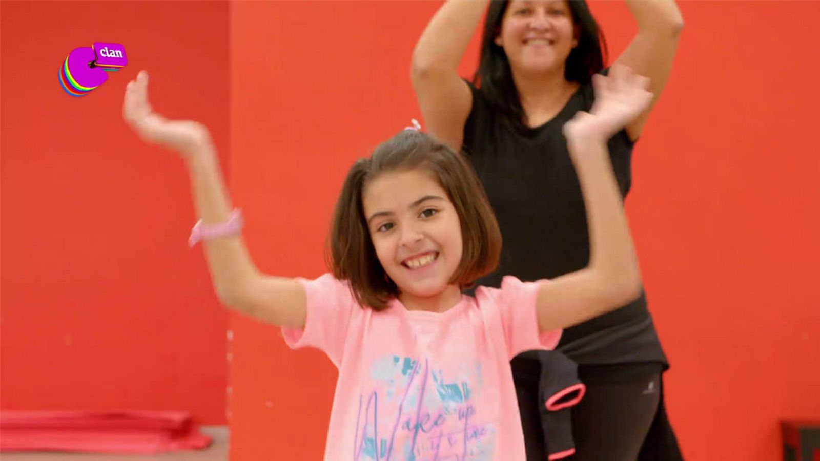 Isabel y sus clases de zumba - Club Clan | Ver