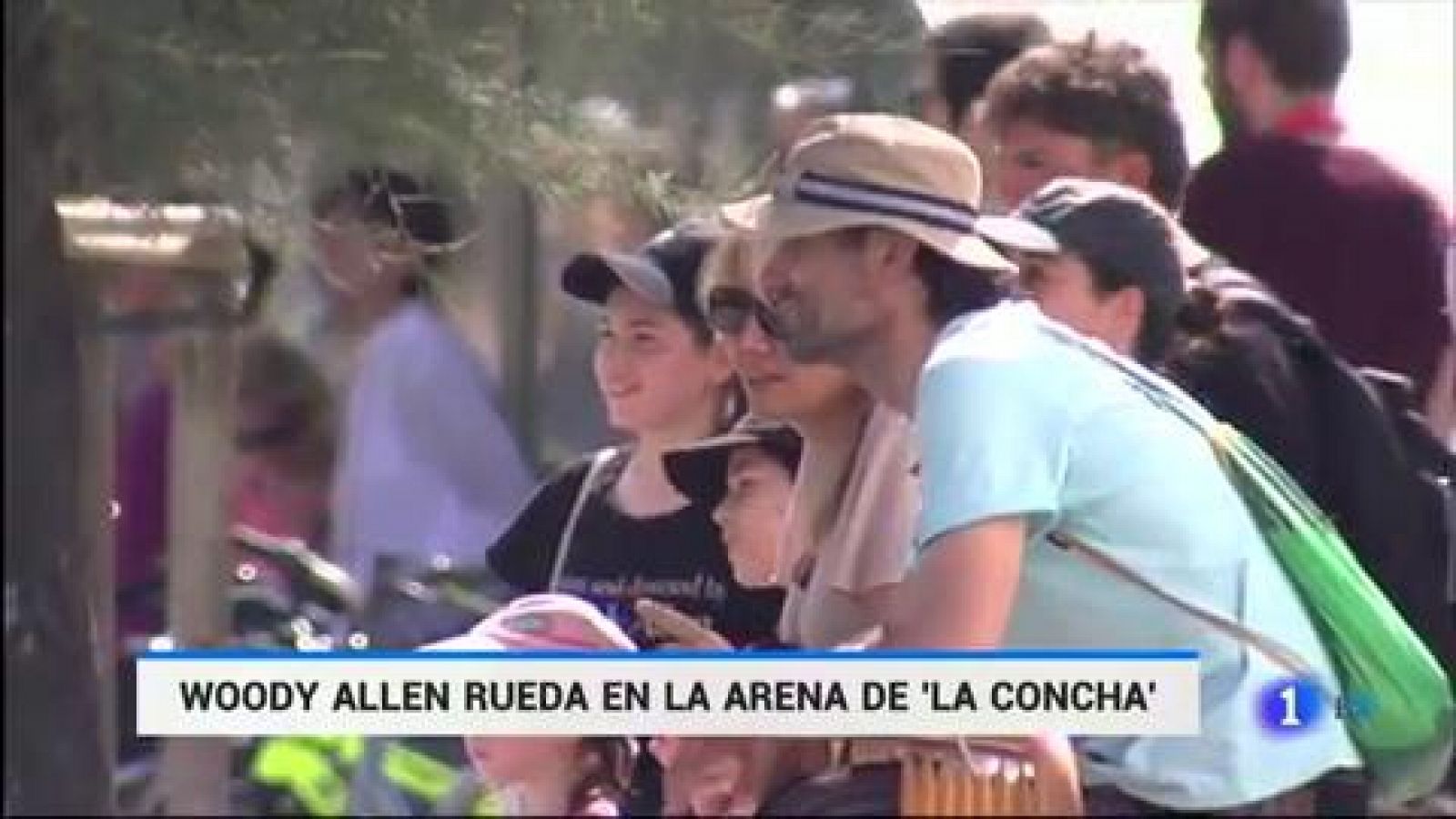 Telediario 1: Woody Allen rueda en la playa de La Concha | RTVE Play