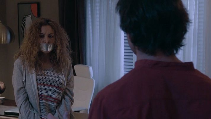 Servir y proteger - Santos Mercader amenaza a Sandra Vallejo