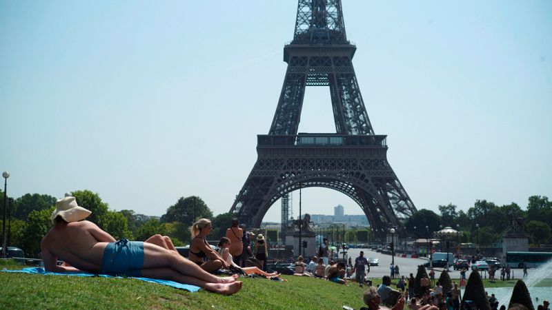 Europa se asa de calor y Bruselas denuncia a España por la contaminación