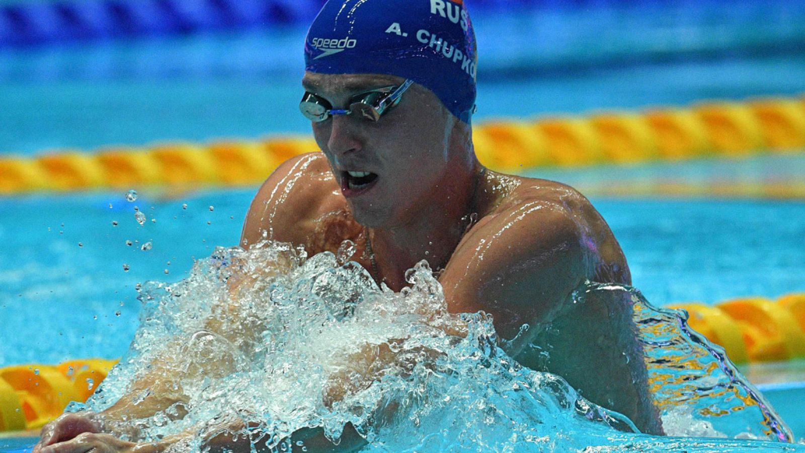 Anton Chupkov tritura el récord mundial de los 200 braza