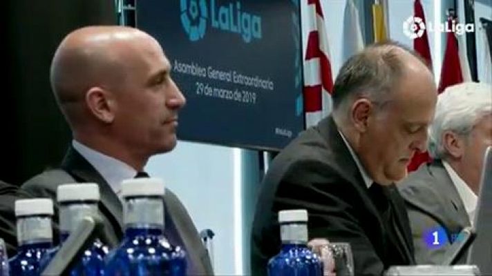 Telediario 1 - Competición veta los partidos de los viernes y los lunes y LaLiga se remite a lo que diga la justicia ordinaria