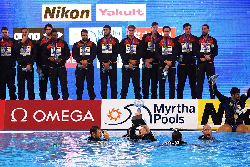 La selección española recoge su plata en la final del Mundial de waterpolo