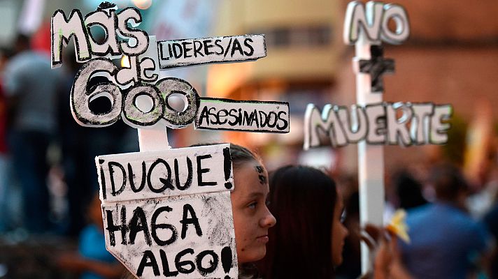 Telediario 1 - Los colombianos se manifiestan para denunciar la violencia contra los líderes sociales en el país