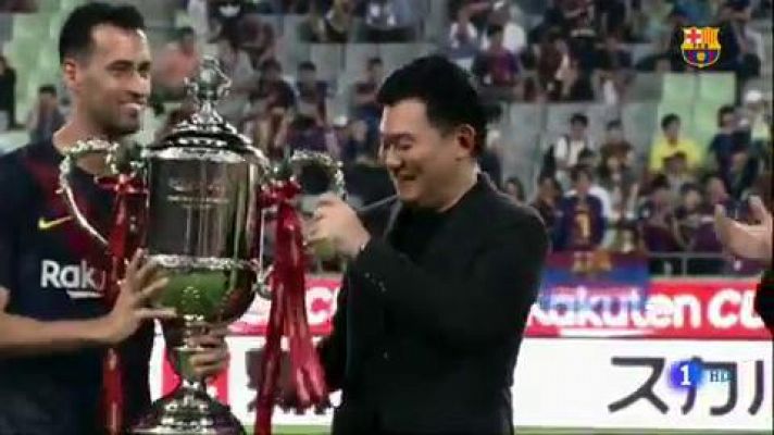 Telediario 1 - Carles Pérez da el triunfo al Barça en el reencuentro con Iniesta