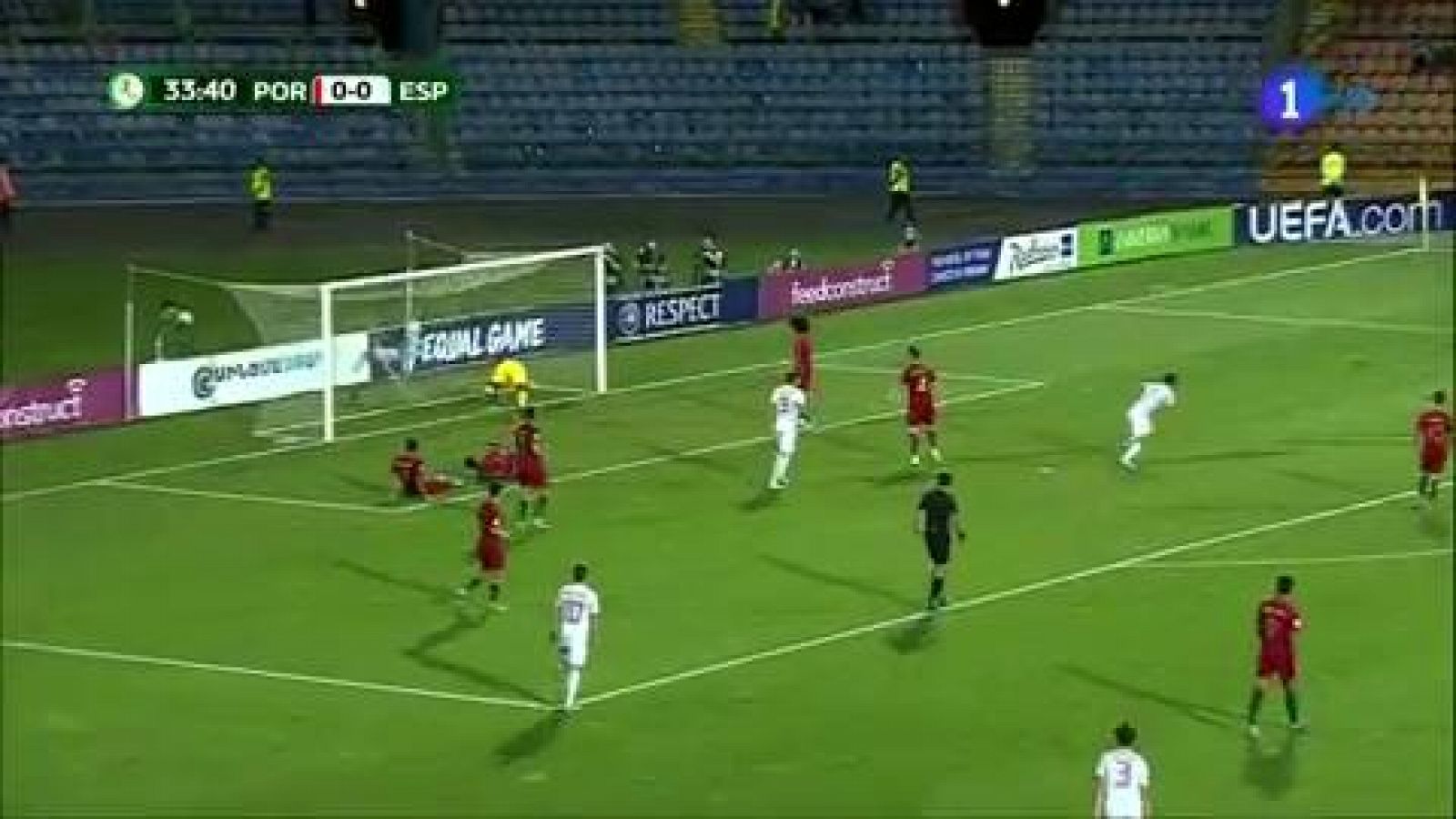 Final Europeo sub'19 | Portugal 0-2 España: Ferrán Torres marca el 0-1 de volea