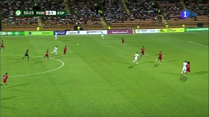  - Ferrán Torres anota el segundo con un preciso tiro raso (0-2)