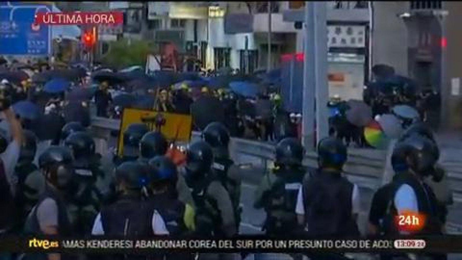 Los manifestantes de Hong Kong desafían a la Policía por segundo día consecutivo