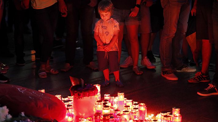 Telediario 1 - Indignación en Rumanía por el secuestro y presumible asesinato de una niña