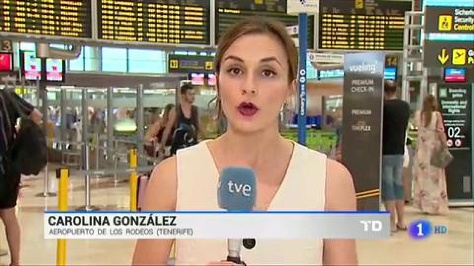 Telediario 1: Desvíos, retrasos y hasta 40 cancelaciones en el aeropuerto de Tenerife Norte | RTVE Play