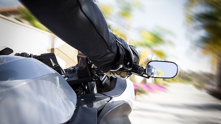 La DGT aumentará las multas a motoristas por no usar casco