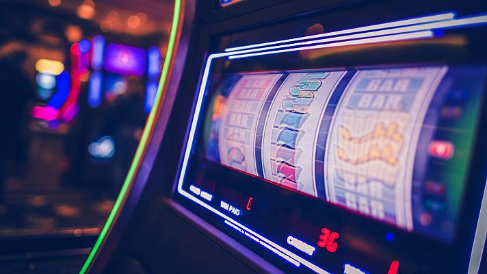 Telediario 1 - Aumentan los casos de adicción al juego en 2018