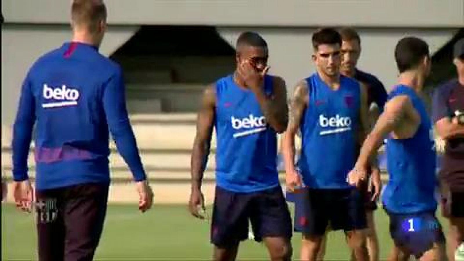 Telediario 1: El Barça sigue trabajando en las salidas y en los fichajes | RTVE Play
