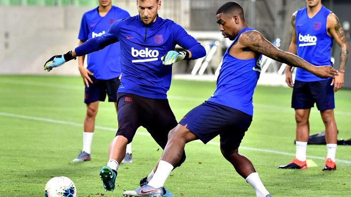 Telediario 1 - El Barça sigue trabajando en las salidas y en los fichajes